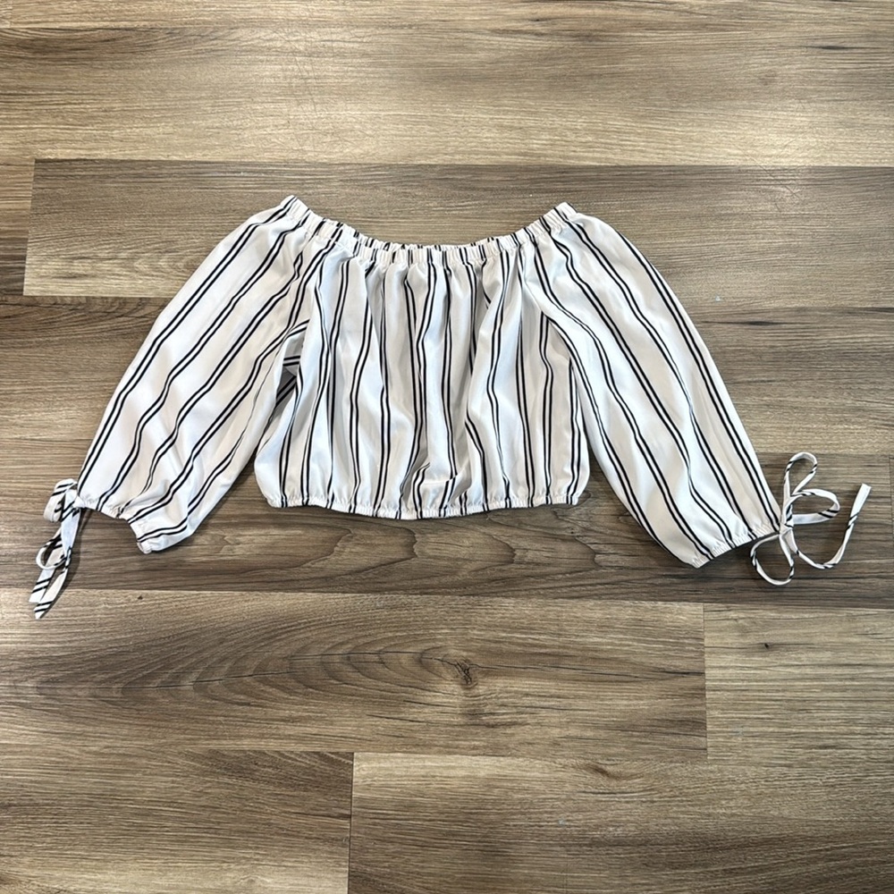 Women's Size Medium Cropped Off-Shoulder Top Fairy Goth Black White Stripe Bows